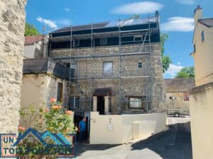 Un Toit Pour Toit, couvreur dans les Yvelines pour urgence toiture, réparation de couverture, fuite, infiltration et dégâts après grêle.